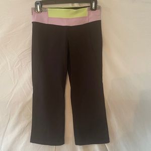 Lululemon Capri leggings w purple/green band